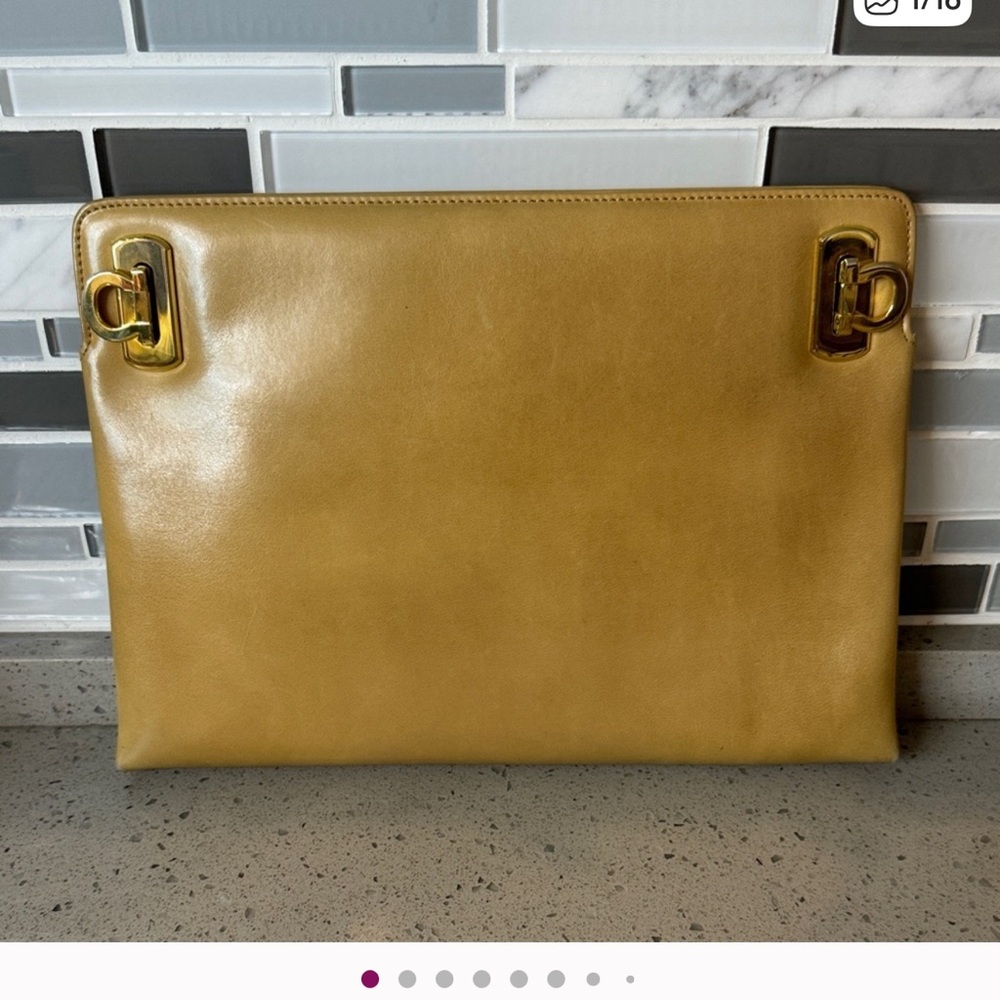 Unique SALVATORE FERRAGAMO - Clutch